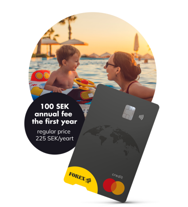 Mother and child playing in a pool at sunset with a promotional offer for a credit card featuring a 100 SEK annual fee for the first year.